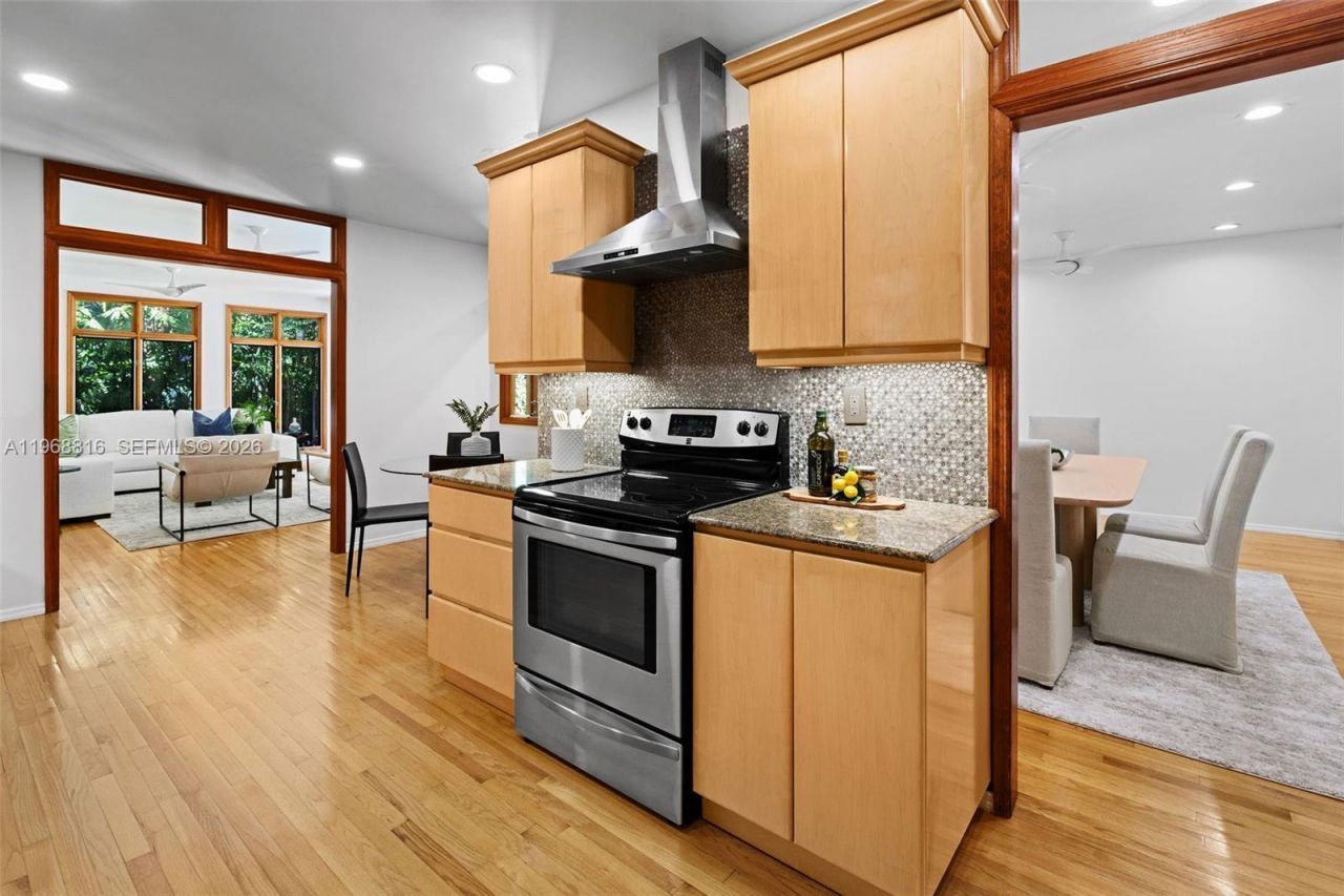 4140 Bonita Ave, Miami, FL 33133 Photo