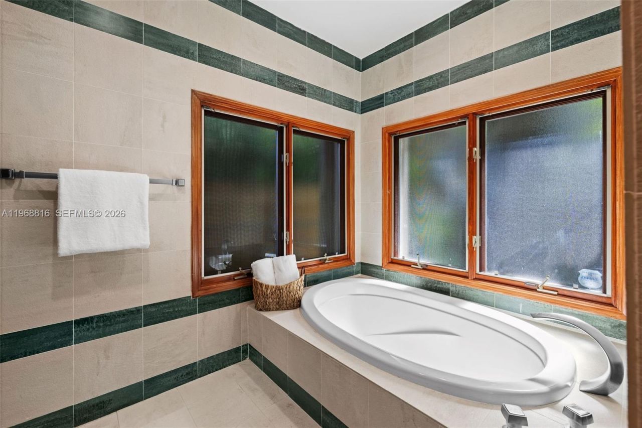 4140 Bonita Ave, Miami, FL 33133 Photo