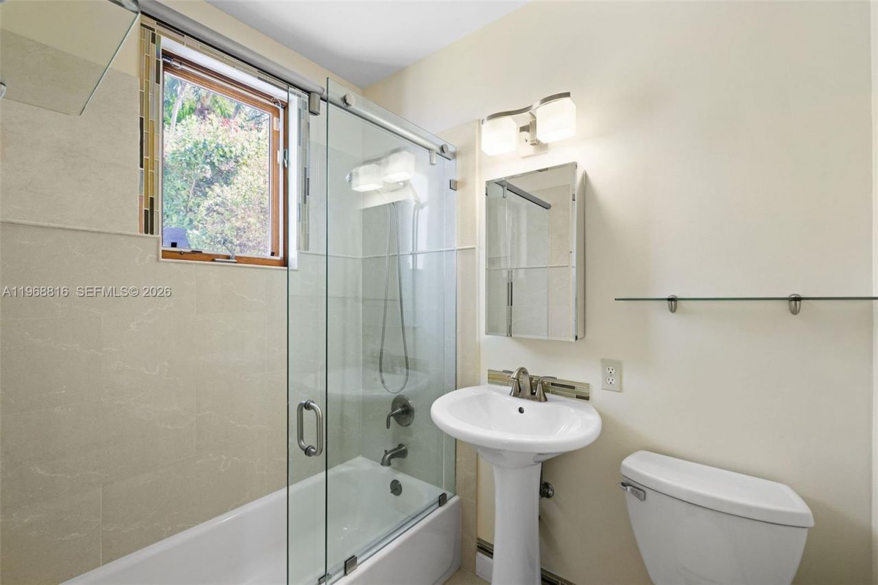 4140 Bonita Ave, Miami, FL 33133 Photo