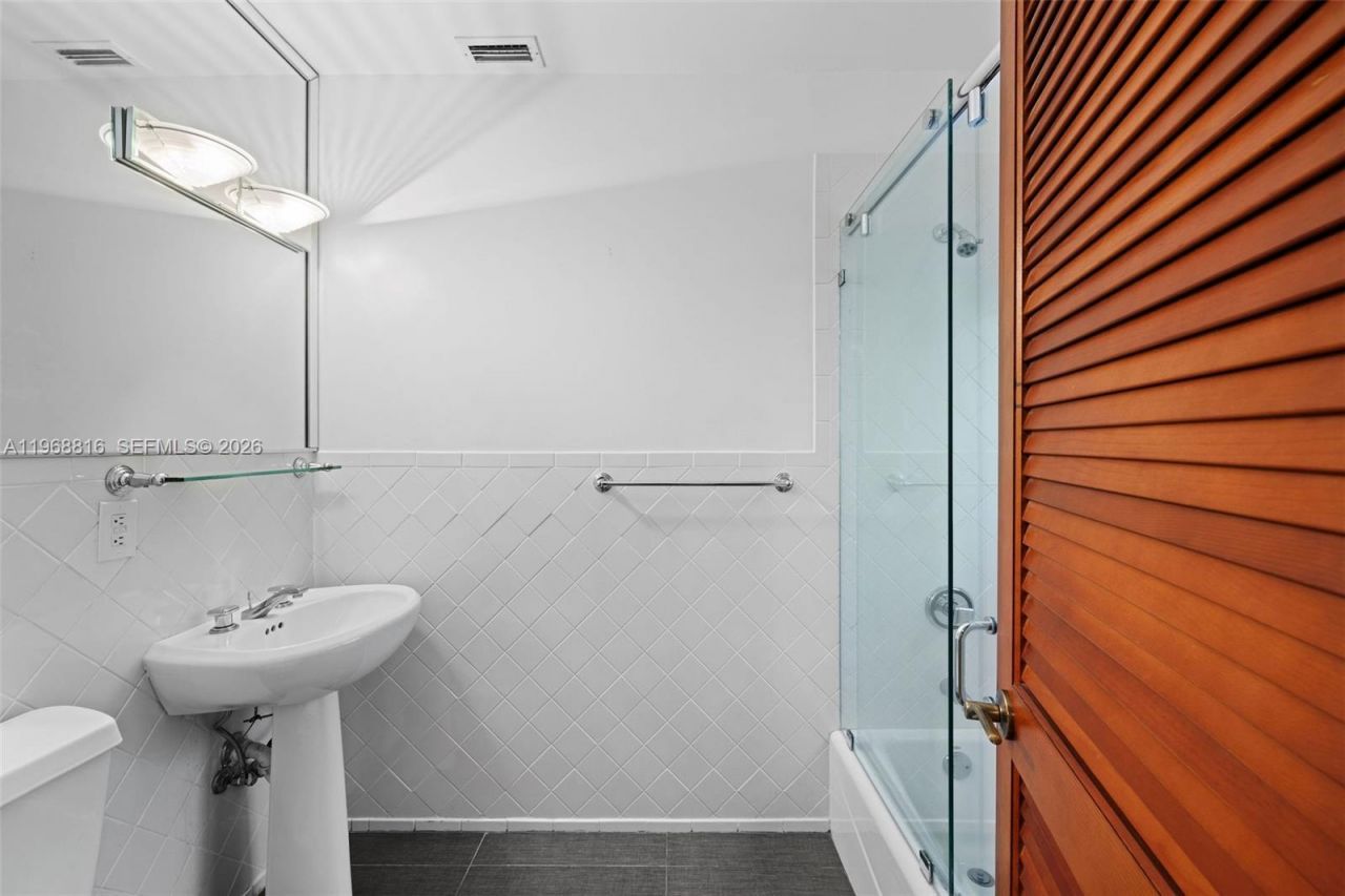 4140 Bonita Ave, Miami, FL 33133 Photo