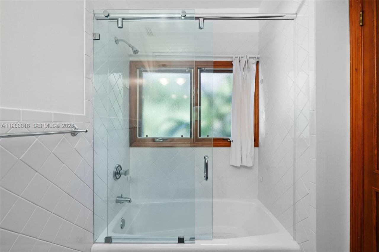 4140 Bonita Ave, Miami, FL 33133 Photo