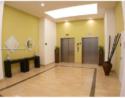 1 Glen Royal Pkwy, Unit 1112, Miami, FL 33125 Photo