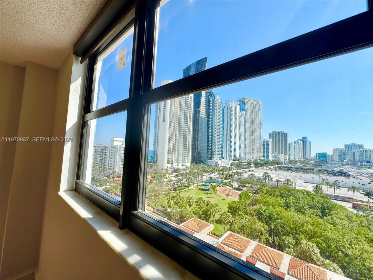 210 174th St, Unit 1205, Sunny Isles Beach, FL 33160 Photo