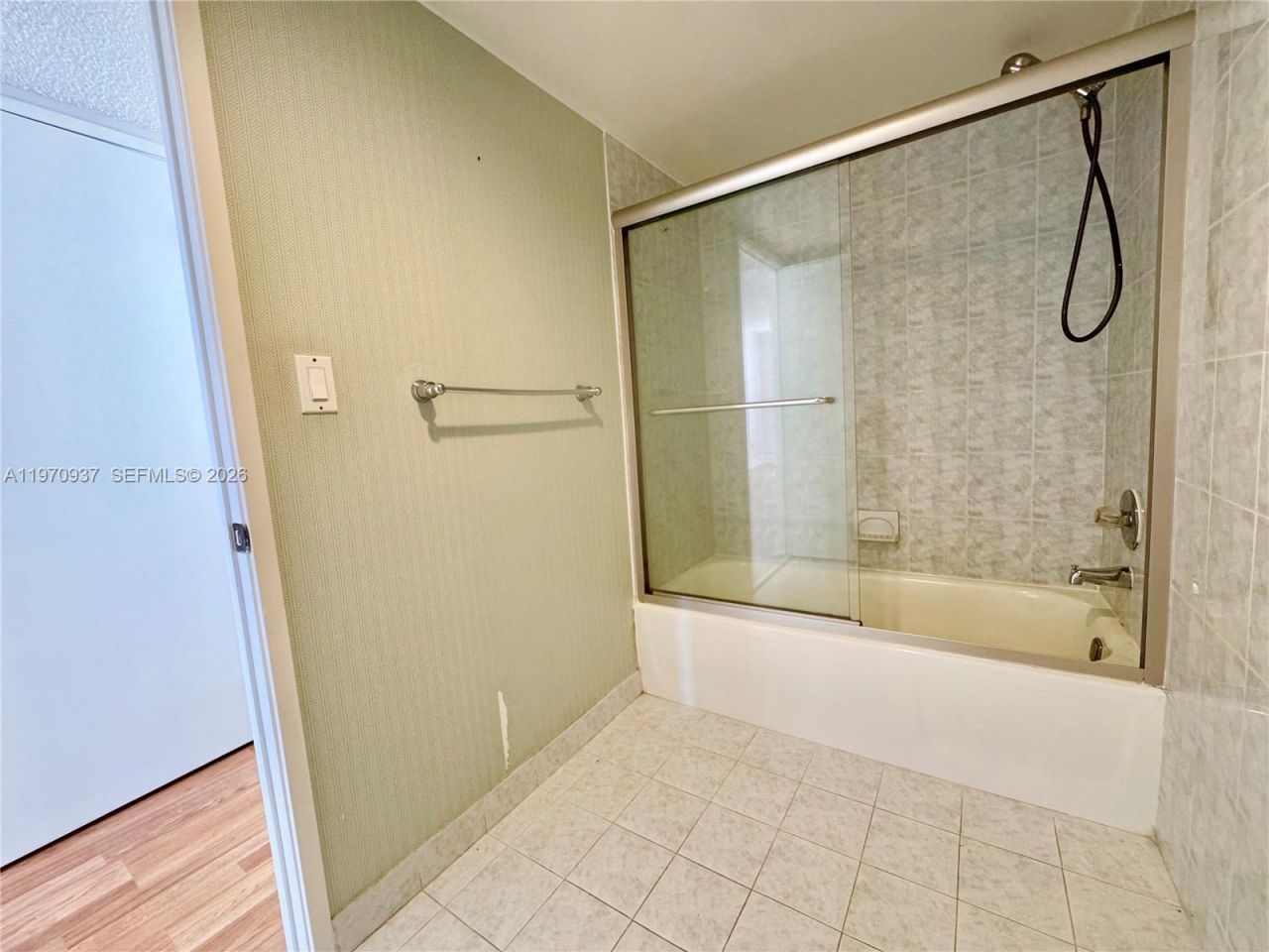 210 174th St, Unit 1205, Sunny Isles Beach, FL 33160 Photo