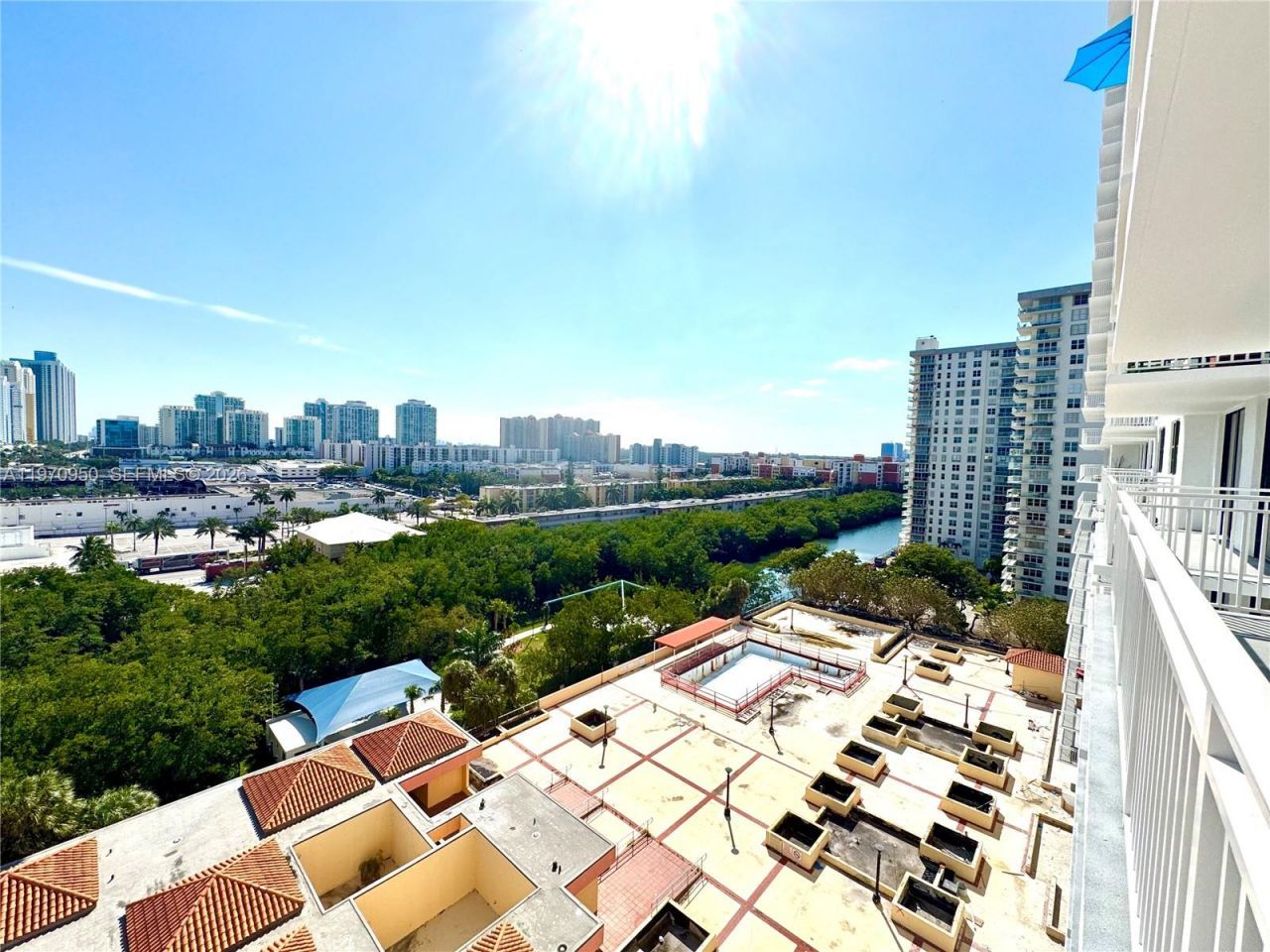 210 174th St, Unit 1205, Sunny Isles Beach, FL 33160 Photo