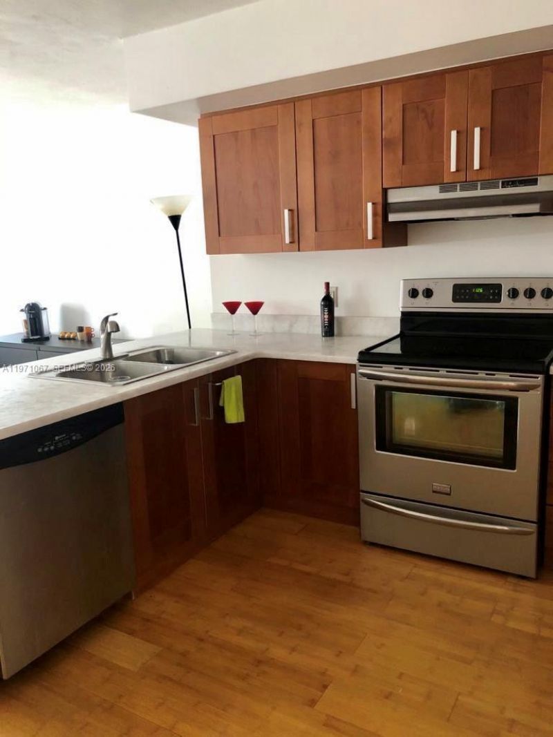 9499 Collins Ave , Unit 405, Surfside, FL 33154 Photo