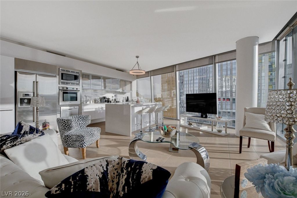 3722 Las Vegas Boulevard, Unit 811, Las Vegas, NV 89158 Main Photo