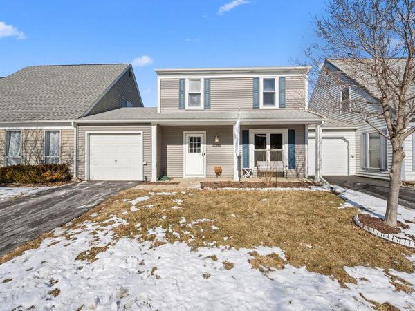 29W358 Crabtree Lane, Warrenville, IL 60555