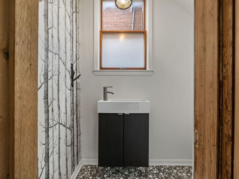 316 W 3rd Avenue, Columbus, OH 43201 Photo 6