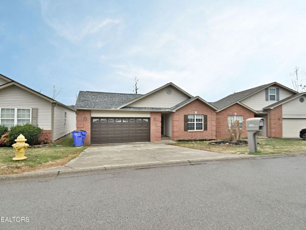 1643 Sails Way, Knoxville, TN 37932