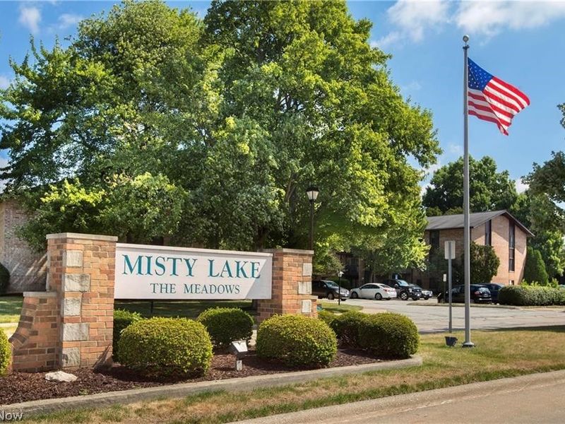 16415 Heather Lane, Unit 103, Middleburg Heights, OH 44130 Photo 2