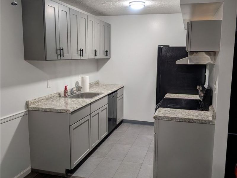 16415 Heather Lane, Unit 103, Middleburg Heights, OH 44130 Photo 3