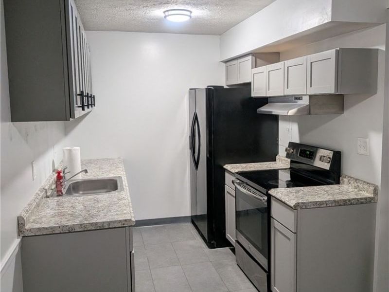 16415 Heather Lane, Unit 103, Middleburg Heights, OH 44130 Photo 4