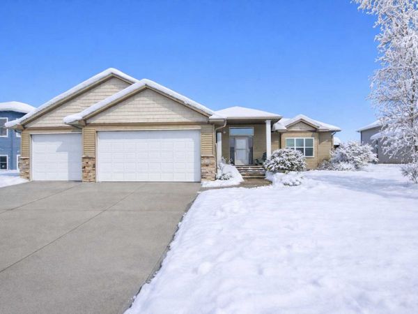 1218 35th Street Circle S, Moorhead, MN 56560