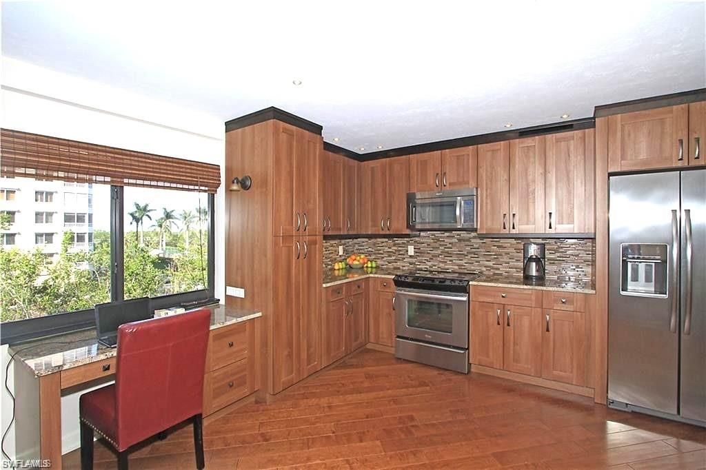 11030 Gulf Shore Dr, Unit 202, Naples, FL 34108 Photo