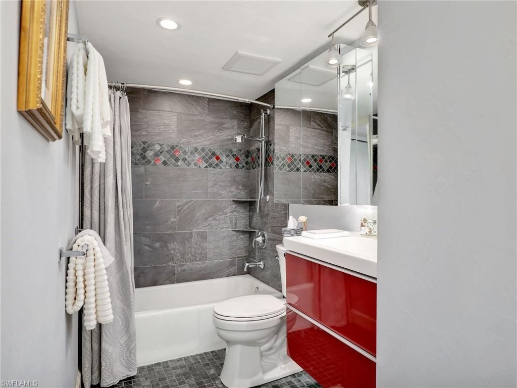 11030 Gulf Shore Dr, Unit 202, Naples, FL 34108 Photo