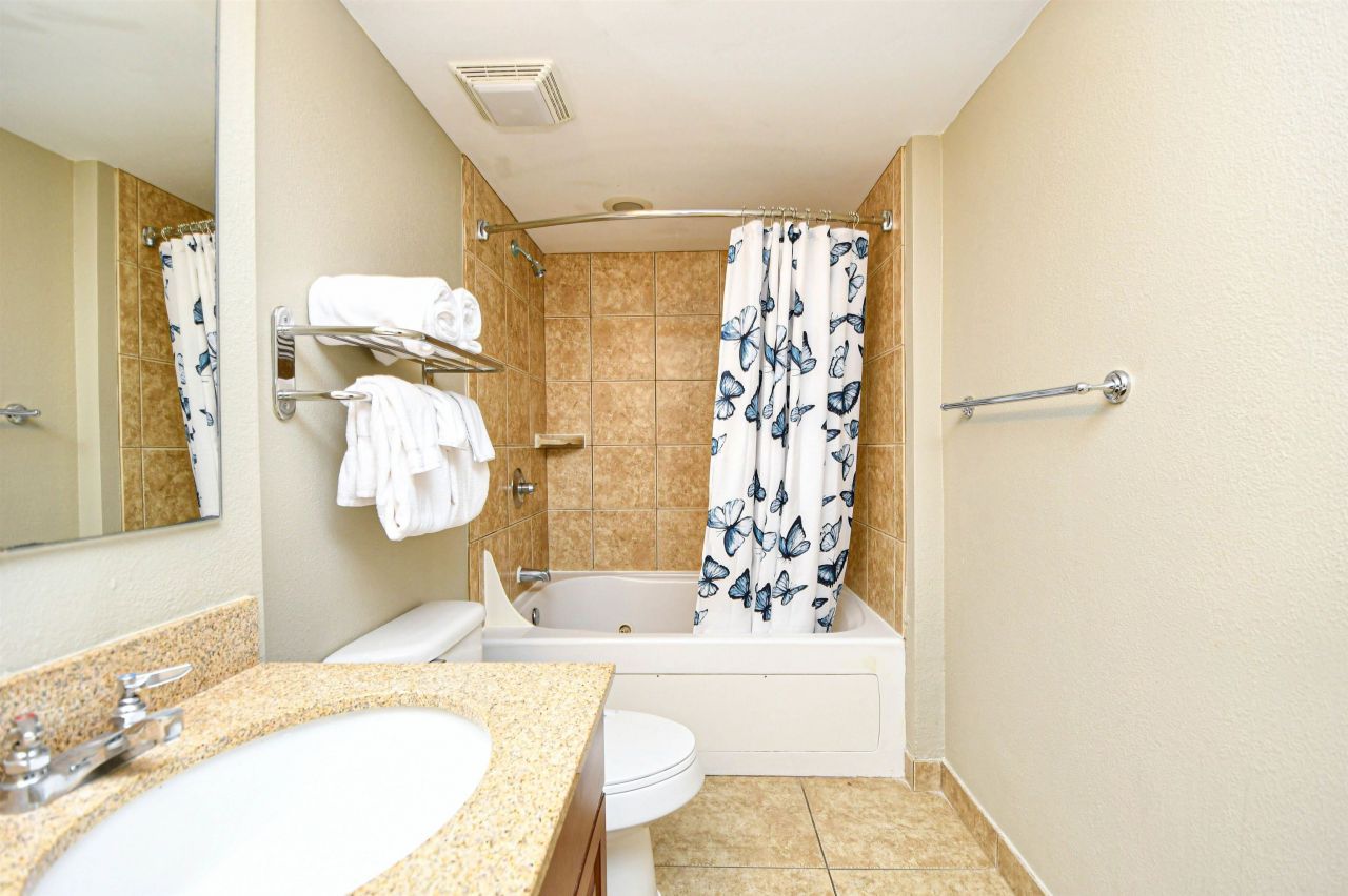 5200 N Ocean Blvd.  Photo 17