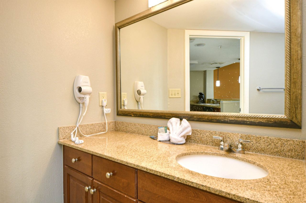 5200 N Ocean Blvd.  Photo 22