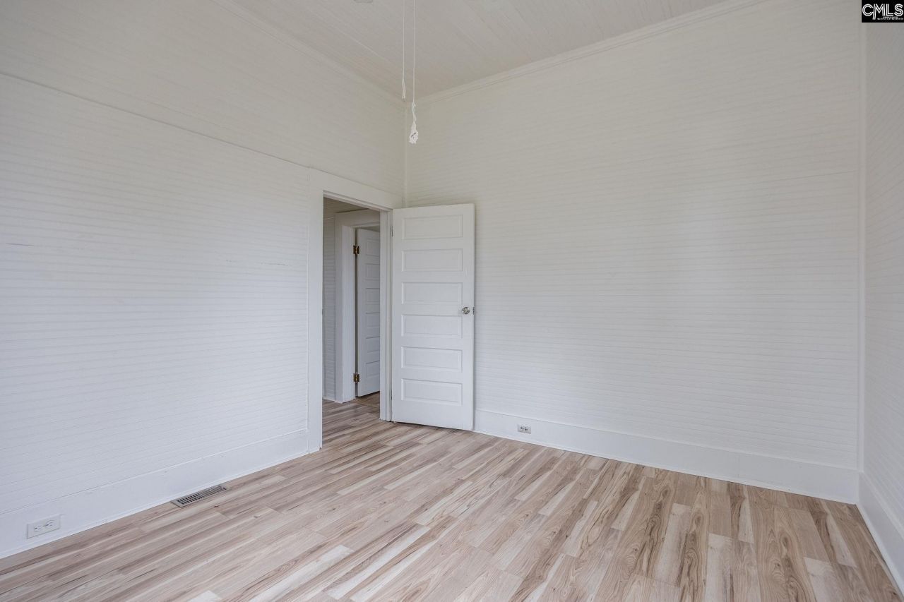 205 Drayton Street Photo 26