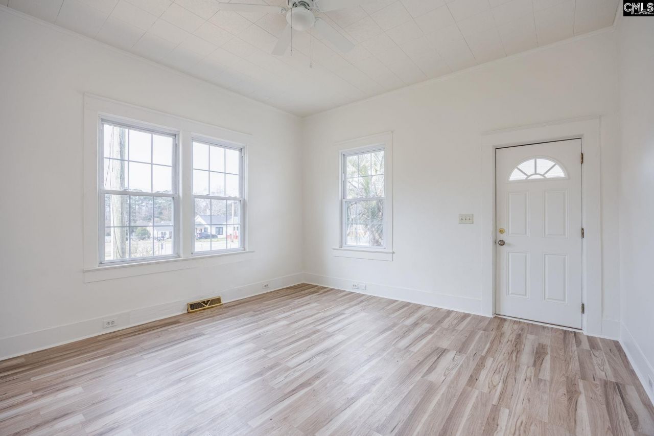 205 Drayton Street Photo 6