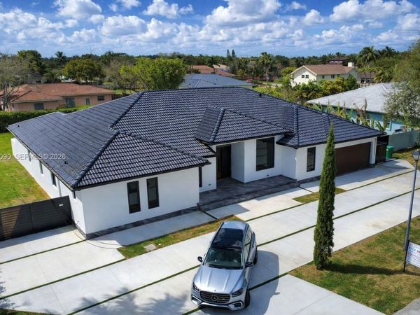 19880 SW 134th Ave , Miami, FL 33177