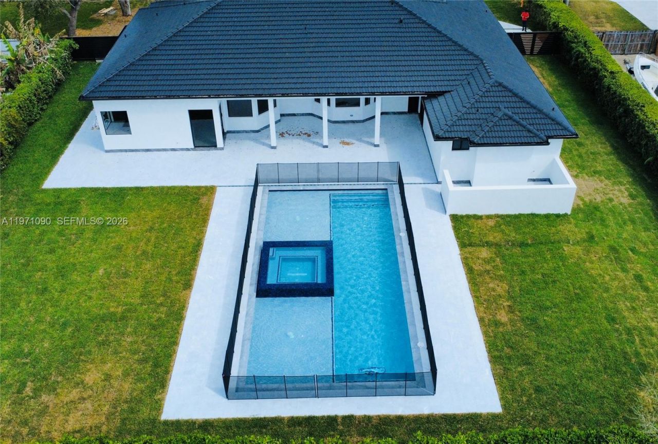 19880 SW 134th Ave, Miami, FL 33177 Photo