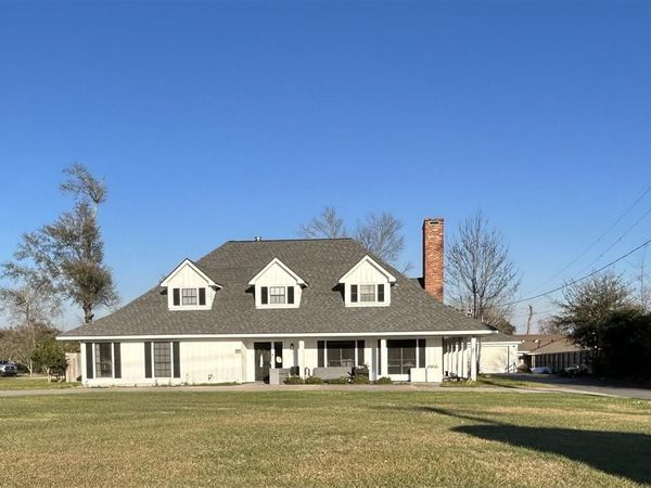 4001 Lake Street, Lake Charles, LA 70605