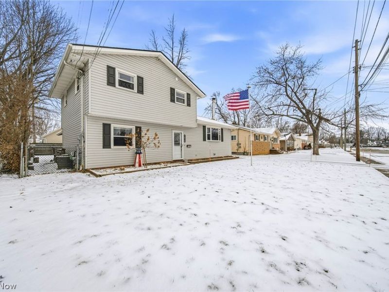 7416 Larkspur Drive, Mentor on the Lake, OH 44060 Photo 4