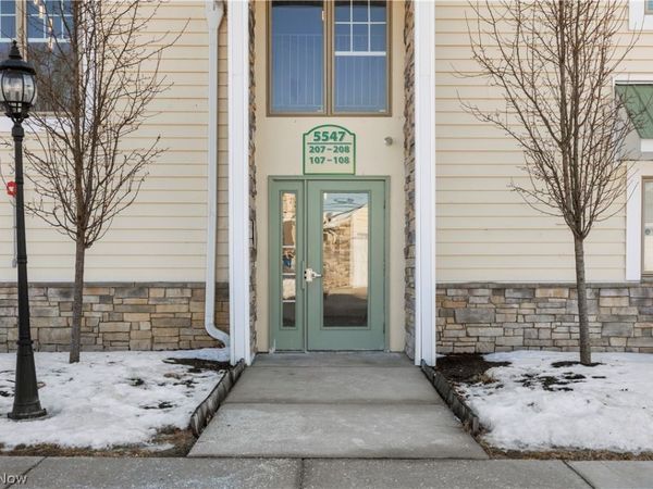 5547 Beavercrest Drive, Unit 107, Lorain, OH 44053