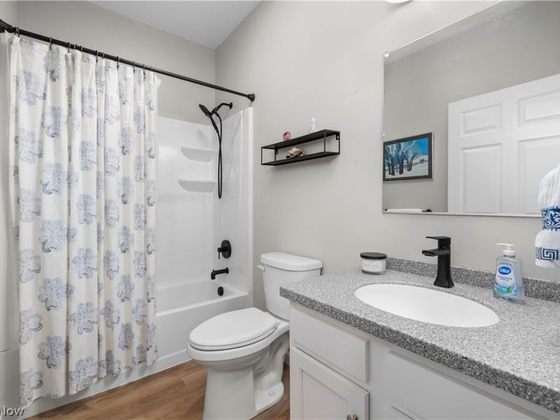 5547 Beavercrest Drive, Unit 107, Lorain, OH 44053 Photo 25