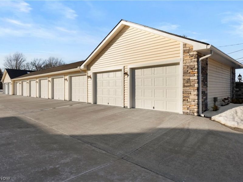 5547 Beavercrest Drive, Unit 107, Lorain, OH 44053 Photo 34