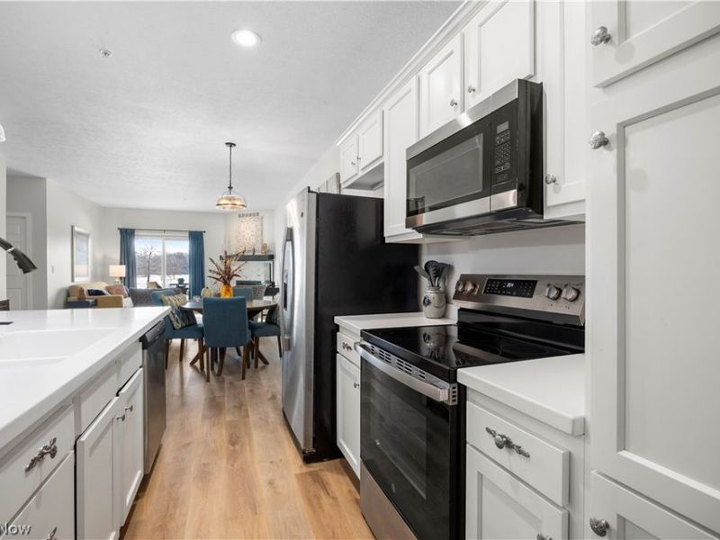 5547 Beavercrest Drive, Unit 107, Lorain, OH 44053 Photo 5