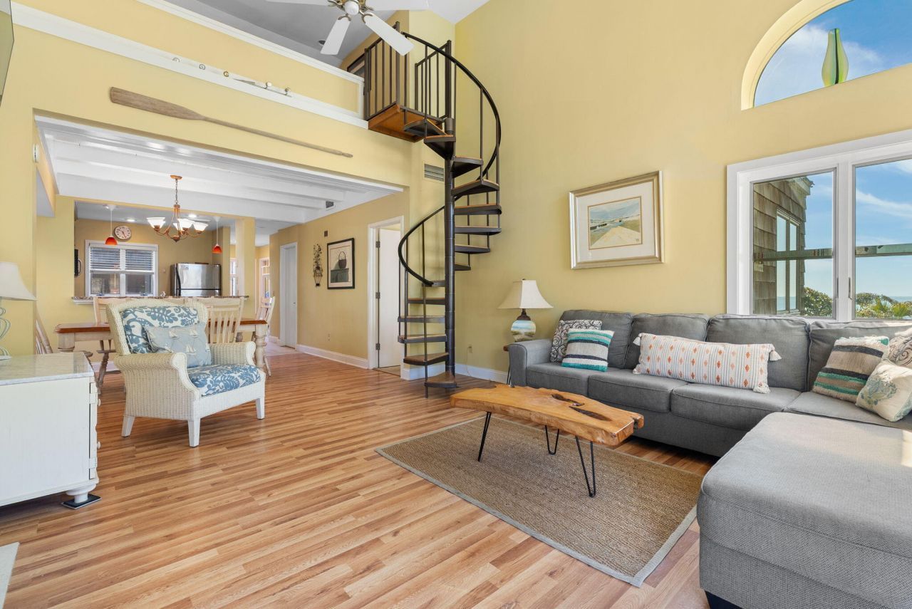 4424 Sea Forest Drive Photo 4