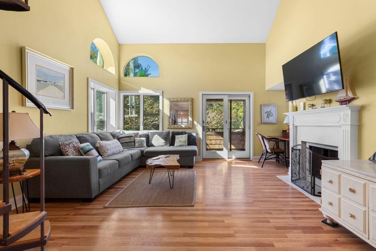 4424 Sea Forest Drive Photo 5