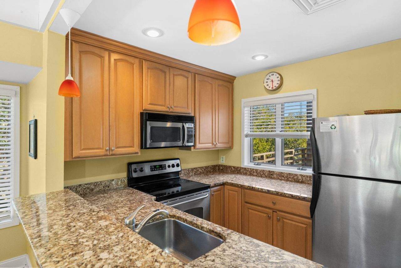 4424 Sea Forest Drive Photo 7