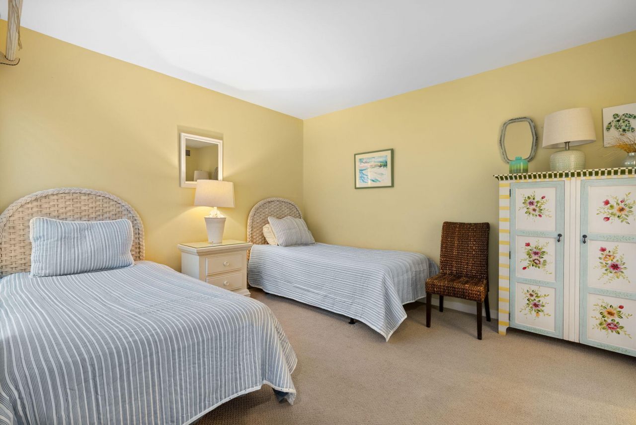 4424 Sea Forest Drive Photo 8