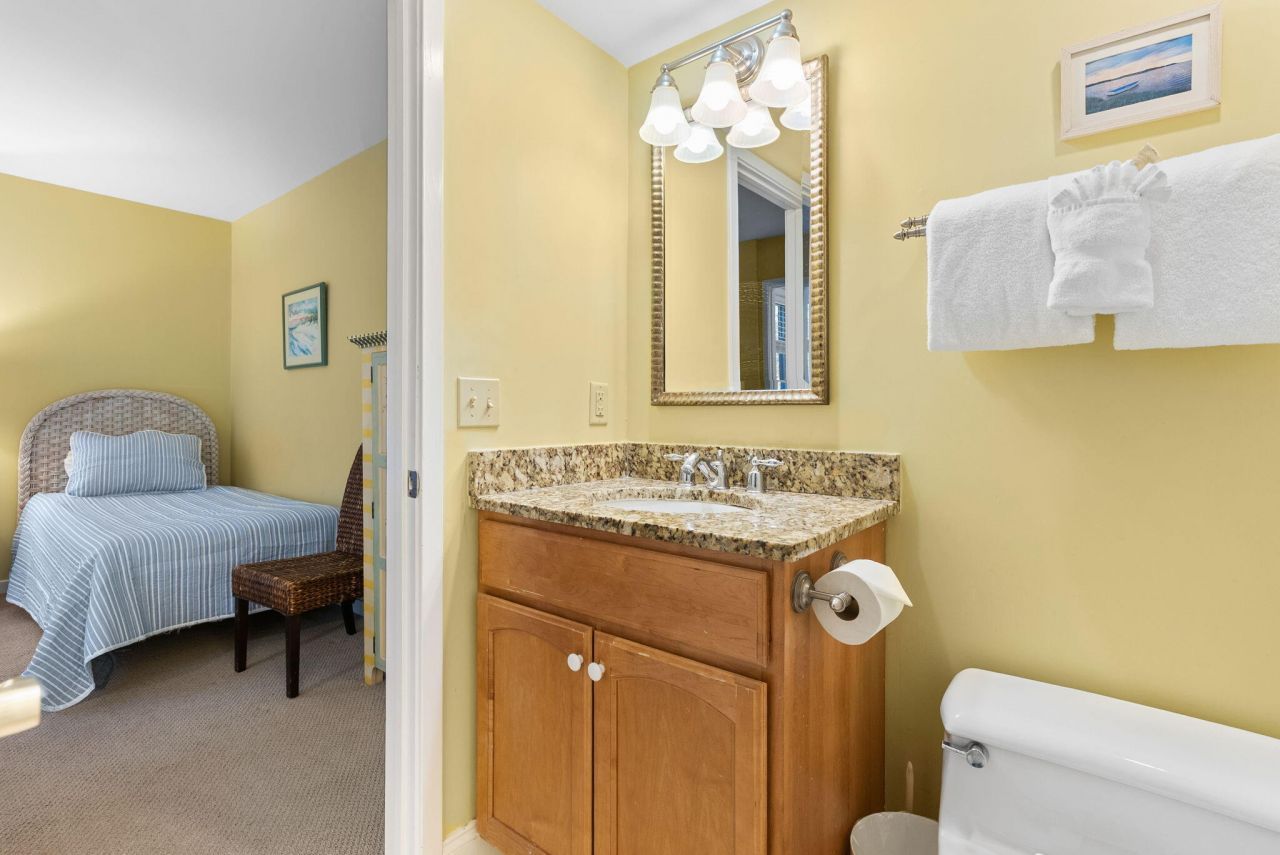 4424 Sea Forest Drive Photo 9