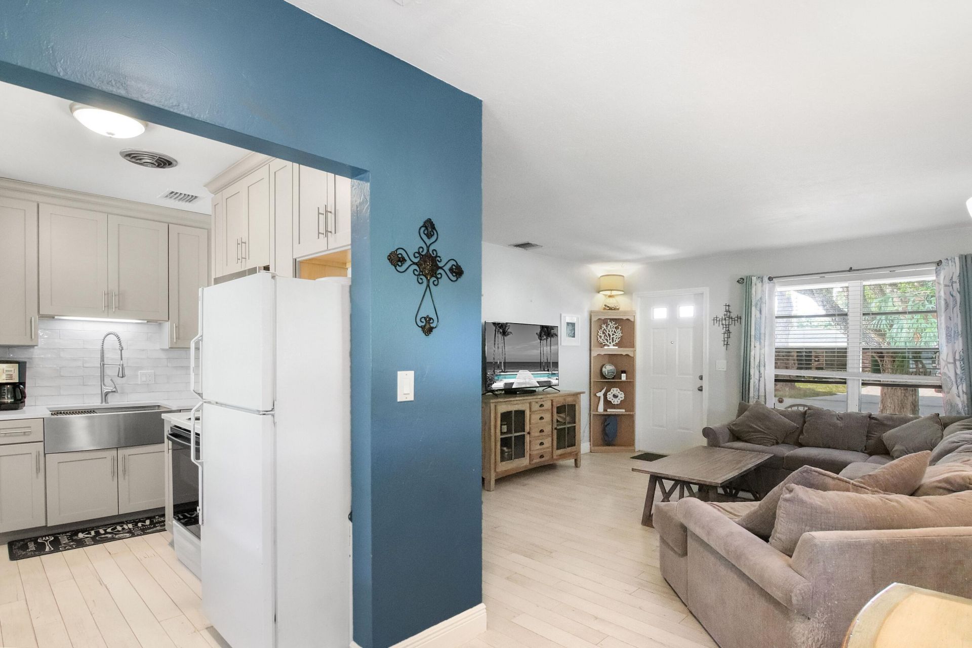 5606 Hobart Avenue, West Palm Beach, FL 33405 Photo