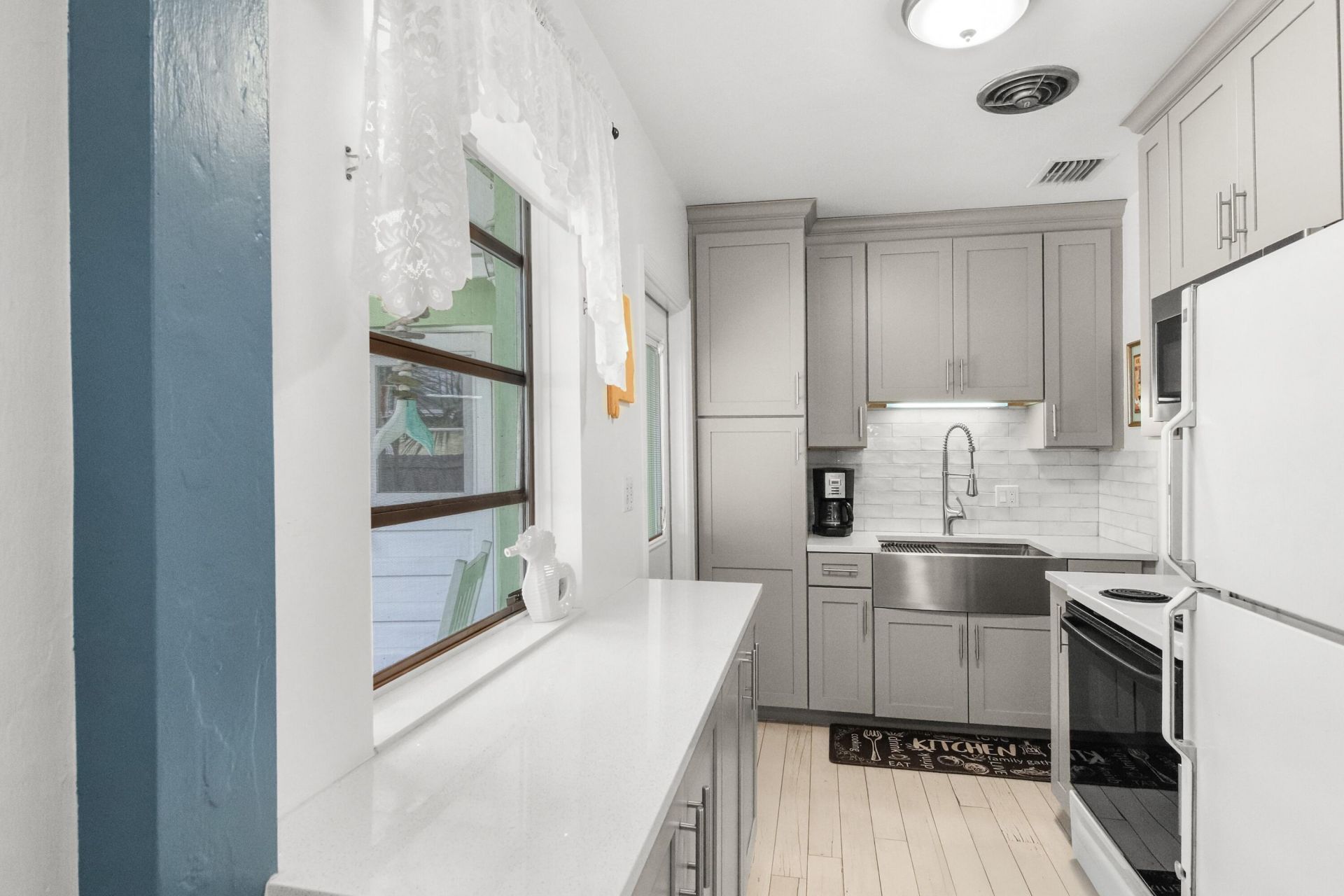 5606 Hobart Avenue, West Palm Beach, FL 33405 Photo