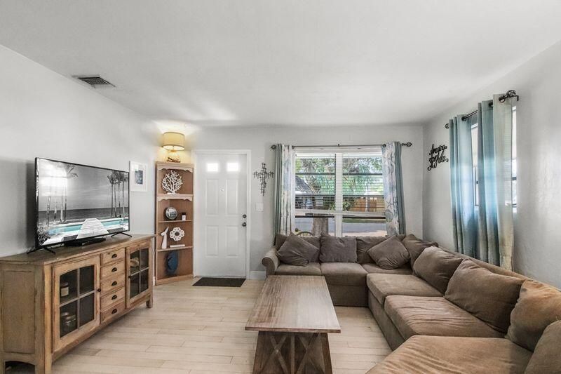 5606 Hobart Avenue, West Palm Beach, FL 33405 Photo