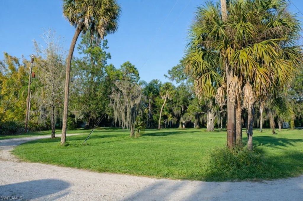 2014 Fort Denaud Rd, Labelle, FL 33935 Photo