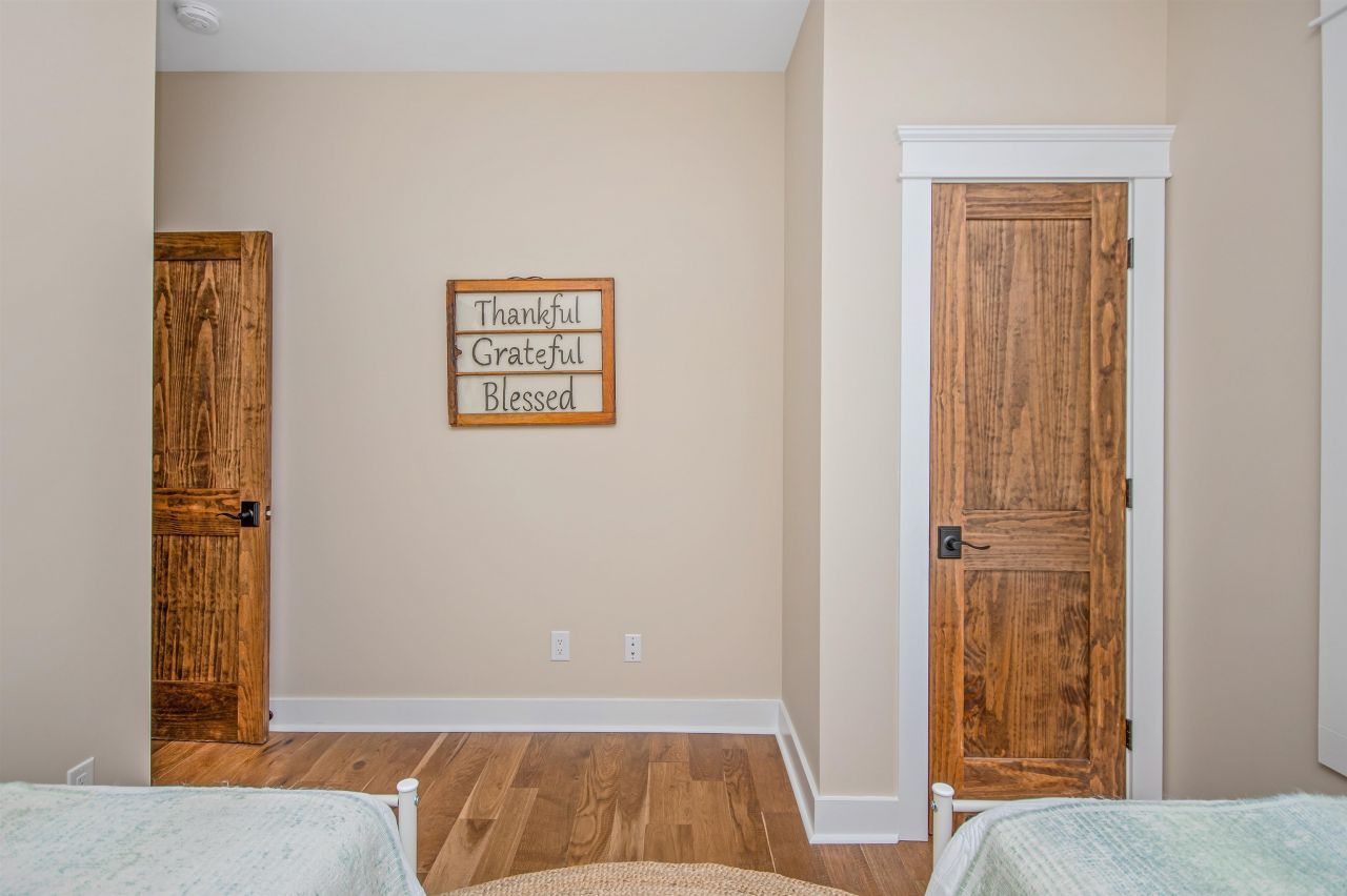 614 Springs Ave.  Photo 24