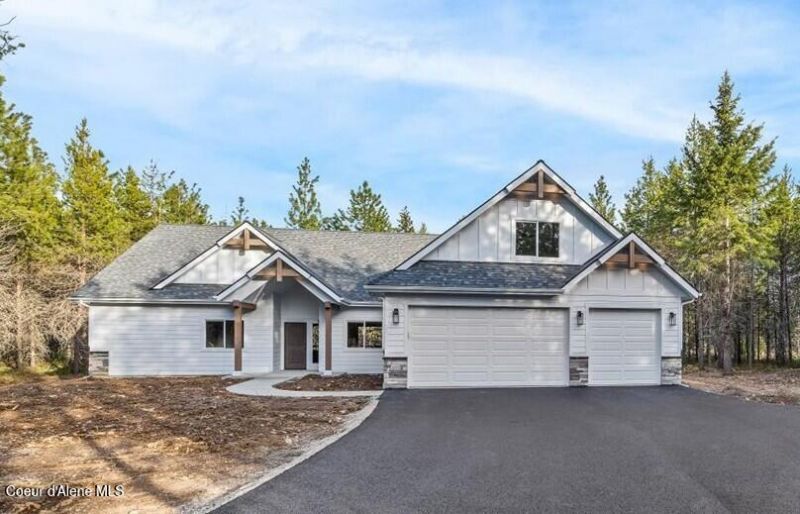 17372 W Kathleen Ave, Hauser, ID 83854 Main Photo