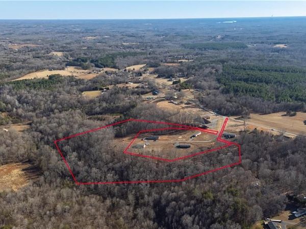 21 NC Highway 704 , Madison, NC 27025