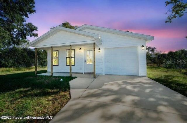 8960 Long Lake Avenue, Weeki Wachee, FL 34613 Main Photo