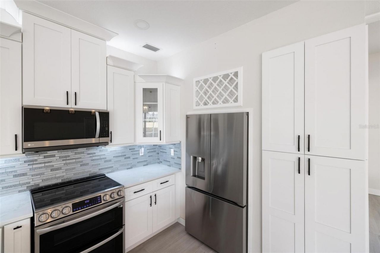 4608 Vintage Drive, Sarasota, FL 34243 Photo