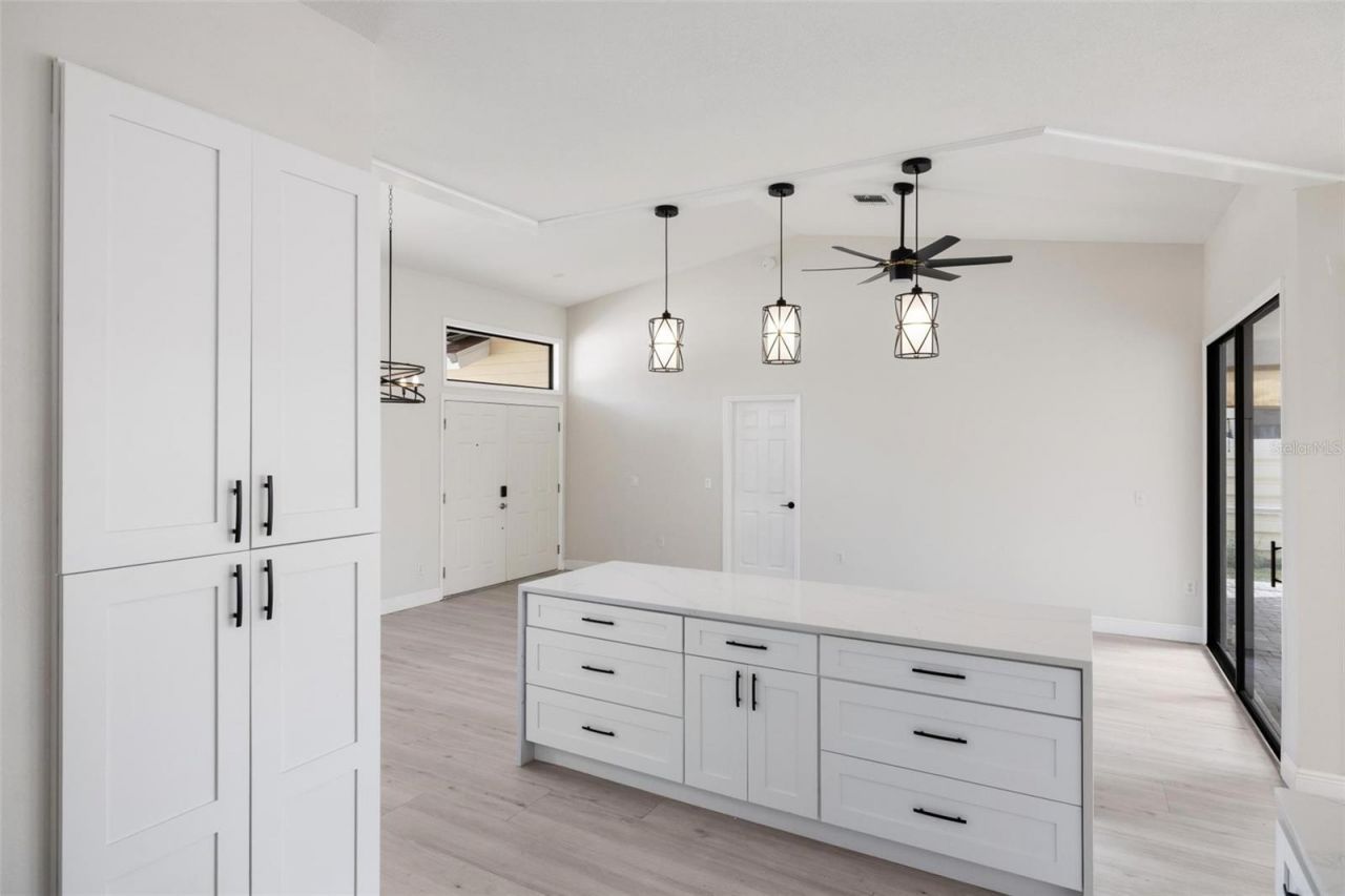 4608 Vintage Drive, Sarasota, FL 34243 Photo