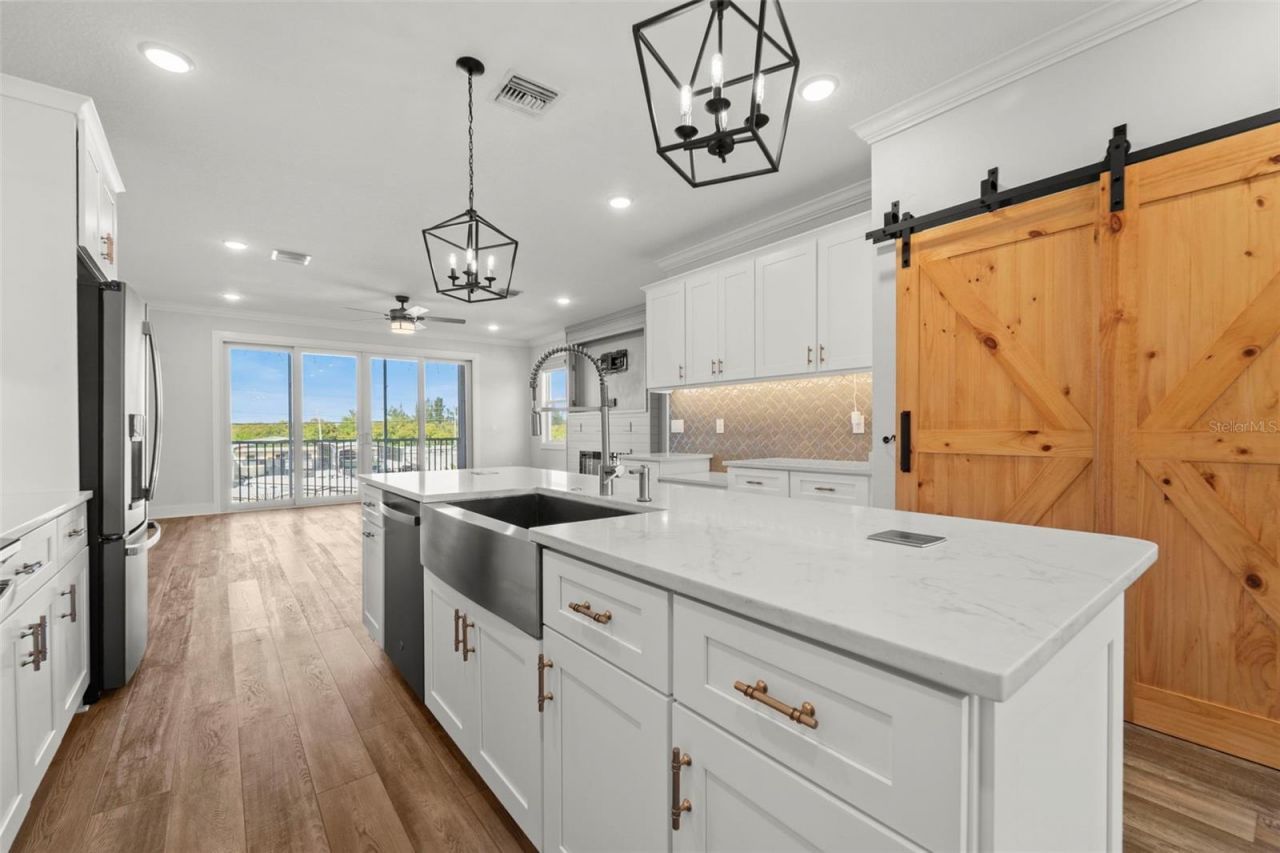 1299 Savona Drive Ne, Saint Petersburg, FL 33702 Photo