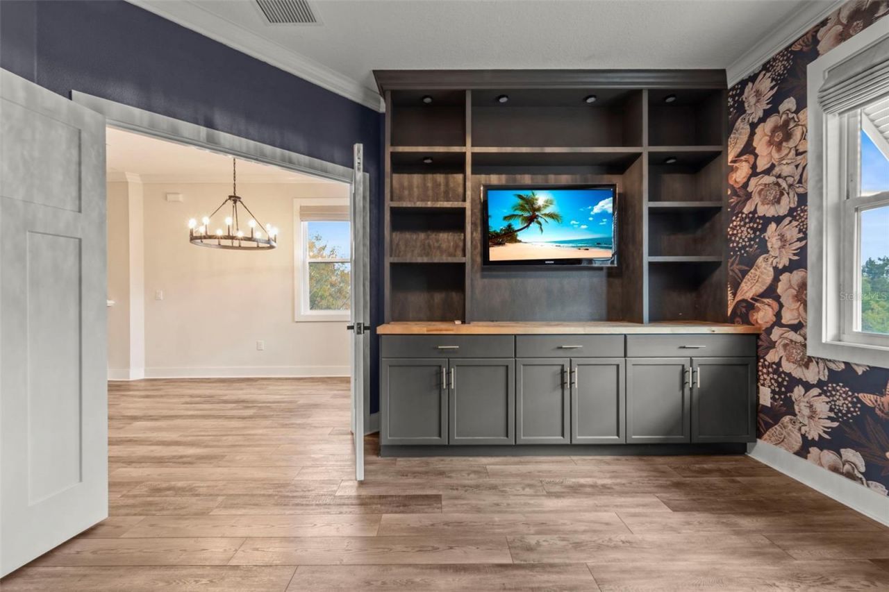 1299 Savona Drive Ne, Saint Petersburg, FL 33702 Photo