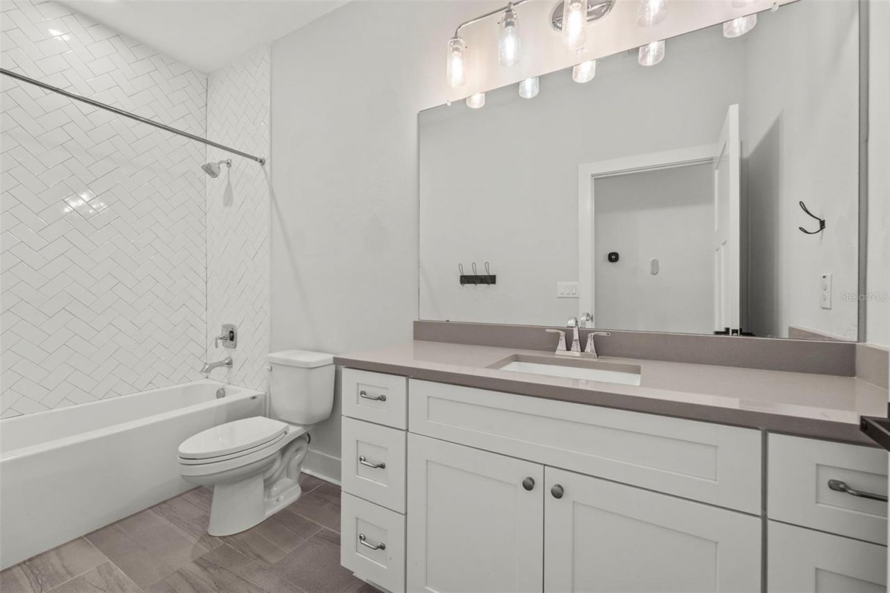 1299 Savona Drive Ne, Saint Petersburg, FL 33702 Photo